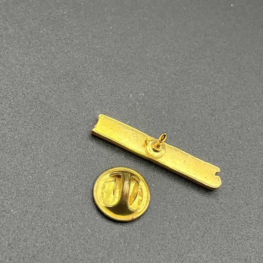 Puyallup Washington City‎ Gold Tone Lapel Hat Pin